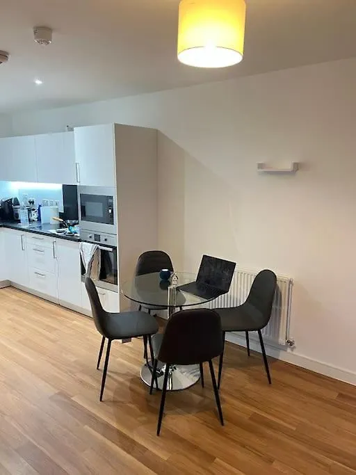 Modern, Luxurious 1 Apartment Next To Station, Few Stops Away From Central London